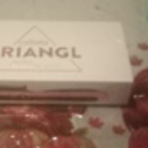 Straightening hairbrush